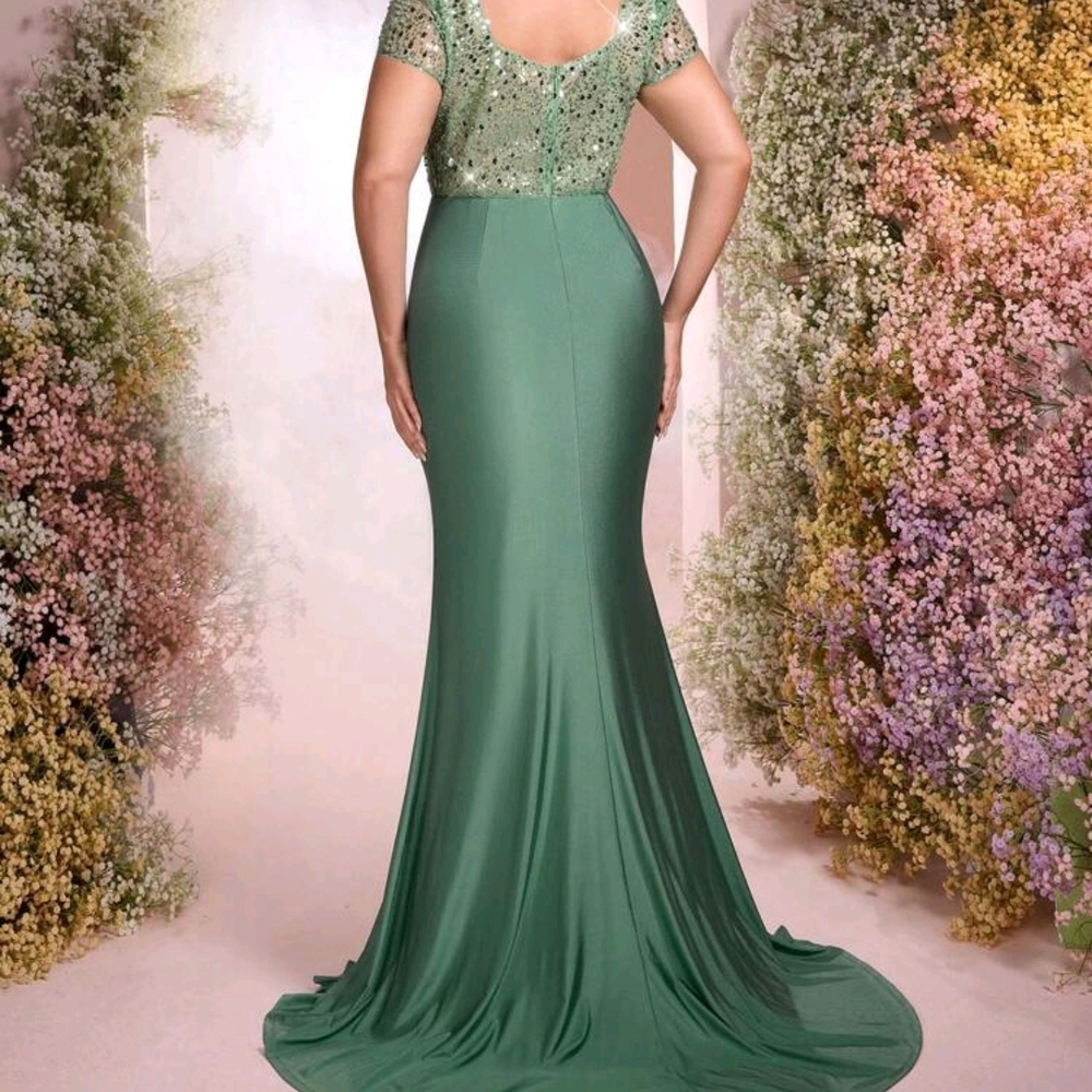 Chic Backless Green Dress